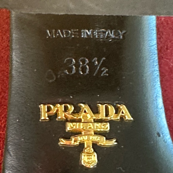 PRADA Runway Suede Oxtail Maroon Red Block Heel Pointy Toe Heels, Size 38.5 - Picture 3 of 12